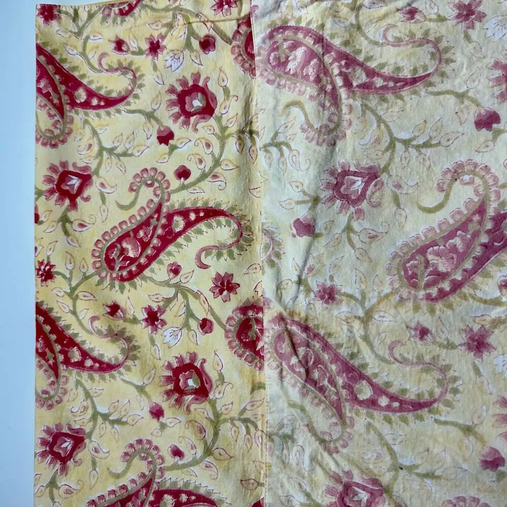 Pottery Barn Yellow Red Green Paisley 100% Cotton Table Runner 18